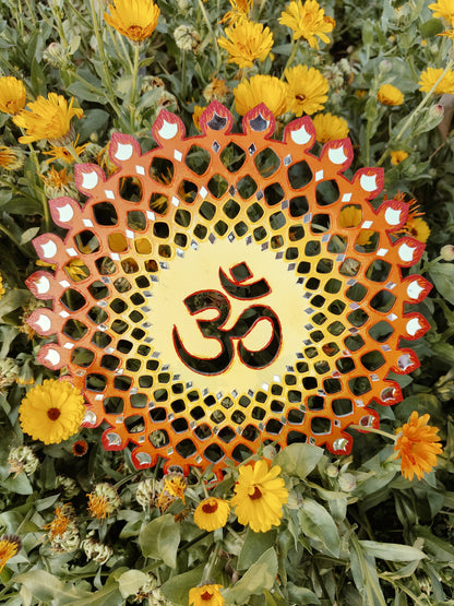 Om Symbol Lippan Art